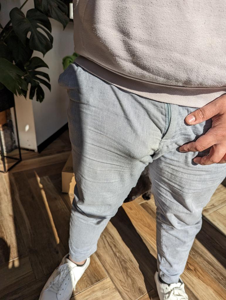 pimp_mac's tweet photo. Office Bulge 😅 #bulge #freeball #FreeBallin #vpl #bulging https://t.co/CK7DdvIjIG