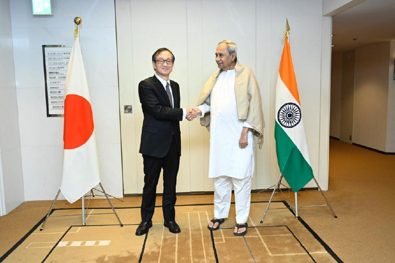 CM @Naveen_Odisha met Eiji Hashimoto, President of Nippon Steel during #OdishaInvestorsMeet in Tokyo and discussed about company’s plan to build one of the world's largest steel plants in #Odisha along with @ArcelorMittal. The 30MT plant will produce speciality steel.