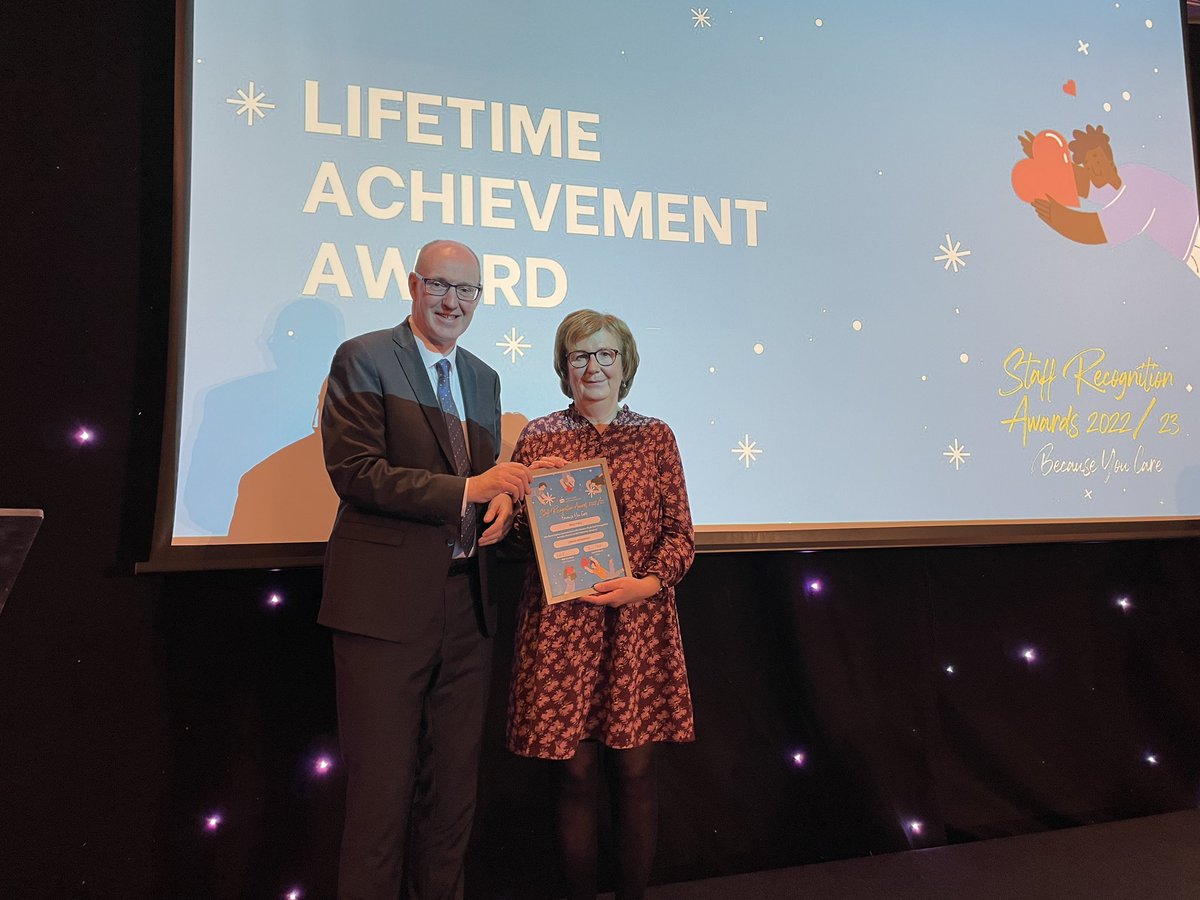 WesternHSCTrust's tweet photo. Lorna Ackroyd Principal OT Mental Health Grangewood; Martina Dempster Snr Social Worker Drumcoo(ret); Nicky Fallon Social Worker &amp; F&amp;CC Manager ShanthallowHC(ret) &amp; Siobhan McNeill Hospital at Night SWAH receive Highly Commended in the Life Time Achievement Award #WTStaffAwards23 https://t.co/n1JygsyEhJ