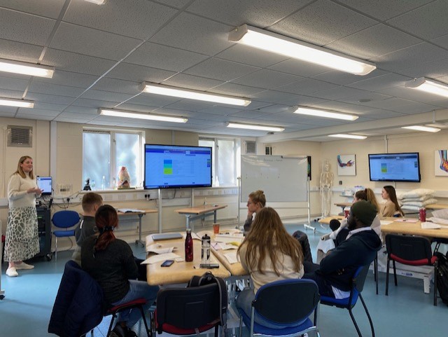 KeeleAHPP's tweet photo. What a fantastic day!  Great conversations around student assessments and the CSP CPAF form.  Thanks to all our wonderful new practice educators for all their support with student placements @thecsp @thecspstudents @FranQuinnthomas @AnneVOBrien https://t.co/6M66CSurjp