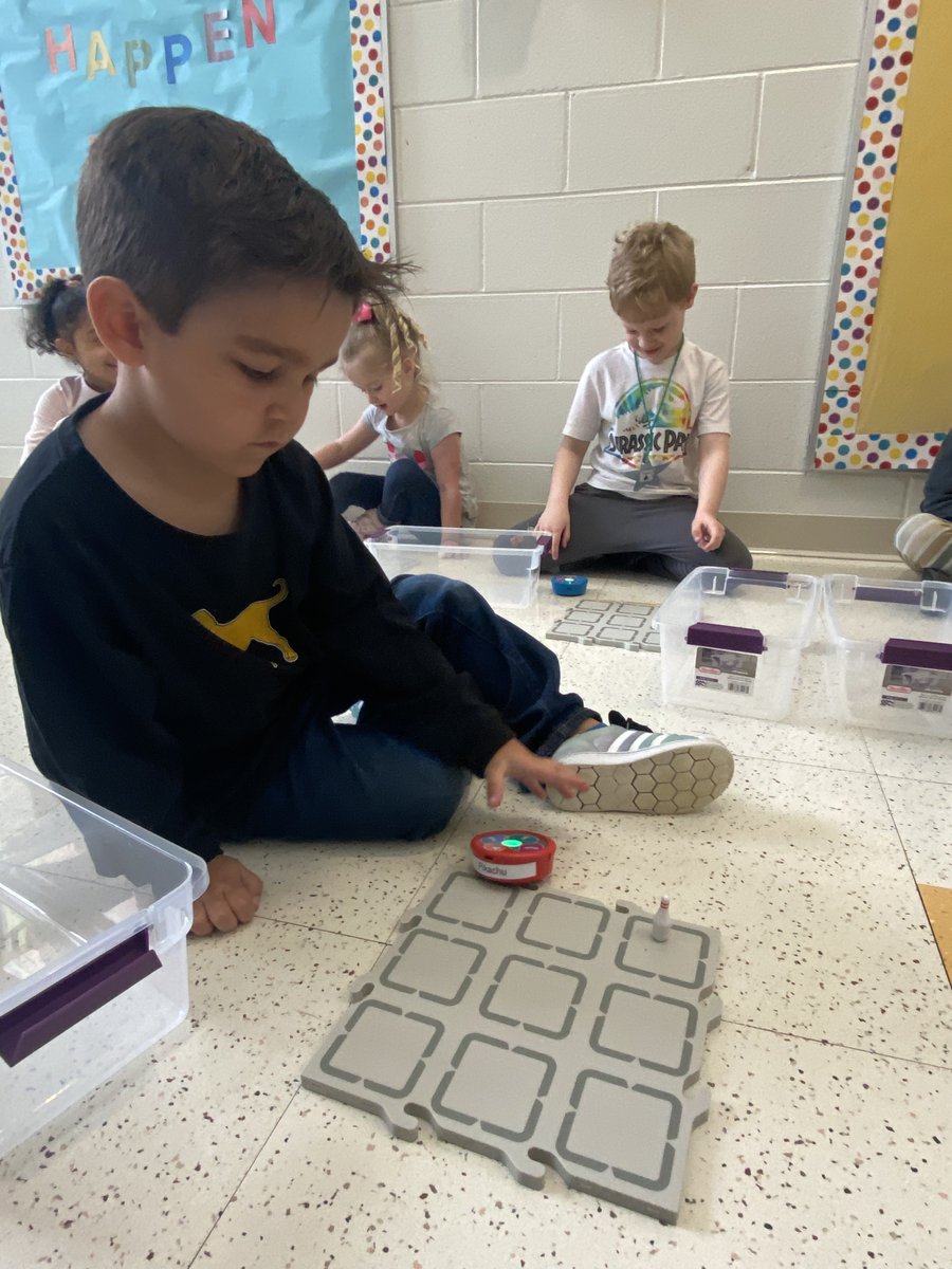 Learning happens everywhere at the ELC! We are proud to provide our students with excellent learning resources. #STEM <a href="/DamianoSTEM/">Ms. Damiano</a> <a href="/BarringtonELC/">Early Learning Center</a> <a href="/barrington220/">Barrington 220</a> #BetterTogether