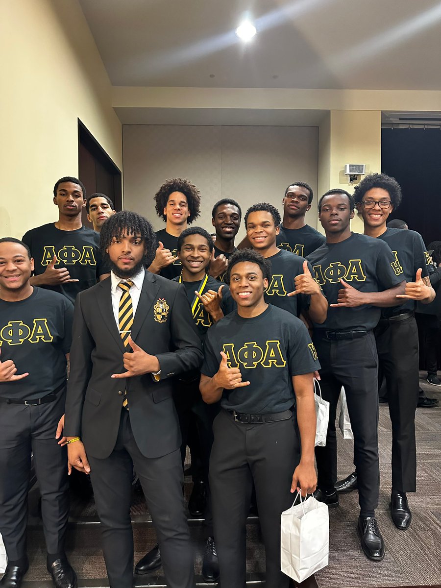 wiztrillifa's tweet photo. I usually don’t do dump posts but I AM A PROUD BIG BROTHER . There’s no greater feeling than having my mentees turn into frat brothers. My job isn’t done but I’m doing a damn good one 🫵🏽🤣 #MPNL #PVAlphas 🦍

Wiz’s Boiyz 🤙🏽 https://t.co/zy1NbCJvgH