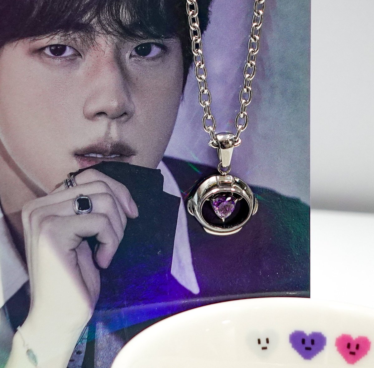 MagicShopWorks's tweet photo. Finally able to post the complete version of the astronaut necklace and I am in LOVE with the results! 😍 

I saw online that we're also 20% of the way thru Jin's enlistment, so I'll deffo be wearing this for the next 80% 🥺💜

#BTS #BTSfanart #BTSJIN #Seokjin #TheAstronaut #석진 https://t.co/2ZA8QKonNH