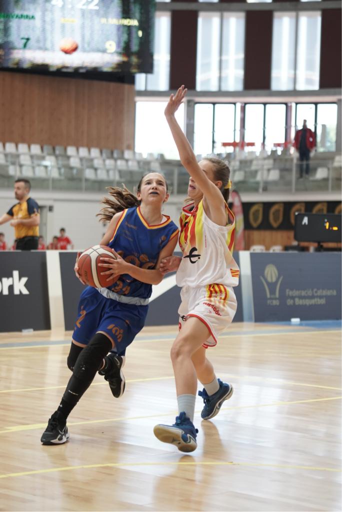 FCBQtecnic's tweet photo. SELECCIONS | 🏀 La selecció catalana femenina encarrila el partit (57-42) gràcies a una sortida explosiva al cinquè quart contra Aragó en la lluita per la cinquena posició al Campionat d'Espanya Mini. 
@TGNAjuntament @FCBQ 
#a100ambelBasquet  Directe: https://t.co/PMaXFLb1w8 https://t.co/pQXGvCwQGP