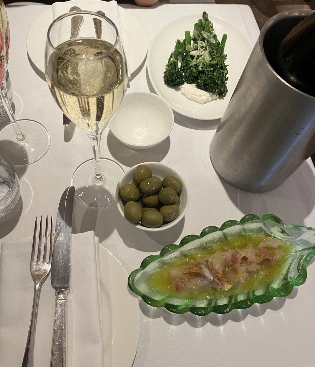 Realised I rarely ever tweet anymore which is so random because I am bloody ???hilarious??? Anyway update x I’m doing well. One olive at a time 😍 hope this helps xxx