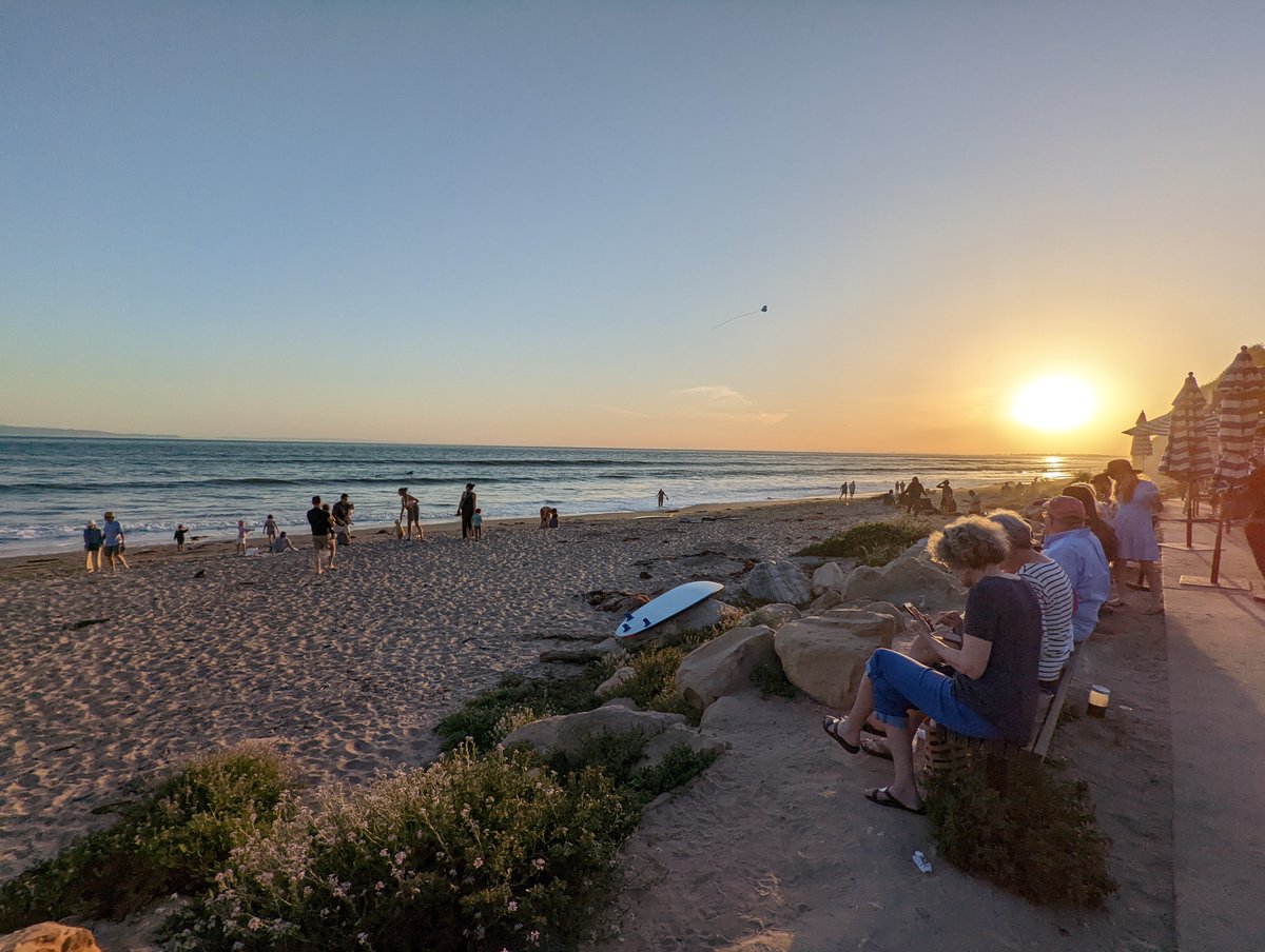 sovatar30's tweet photo. Beach scene on the Pacific coast in Santa Barbara, CA

#santabarbara #california #nature #photography #naturephotography #travel
#photooftheday #instagood #beautiful #picoftheday #photo #instagram
#naturelovers #landscape #like #follow #travelphotography #bhfyp #sunset #summer https://t.co/w9mPPj1yV4