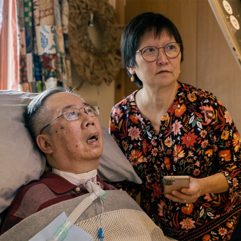 mndassoc's tweet photo. KT was diagnosed with MND in 2015 and lives with his wife Kuai Peng.
He's has had various adaptations that have helped him, including a gantry hoist to adjust his position in his wheelchair.
For people with #MND and their carers, home adaptations are vital.
π‘ #ActToAdapt