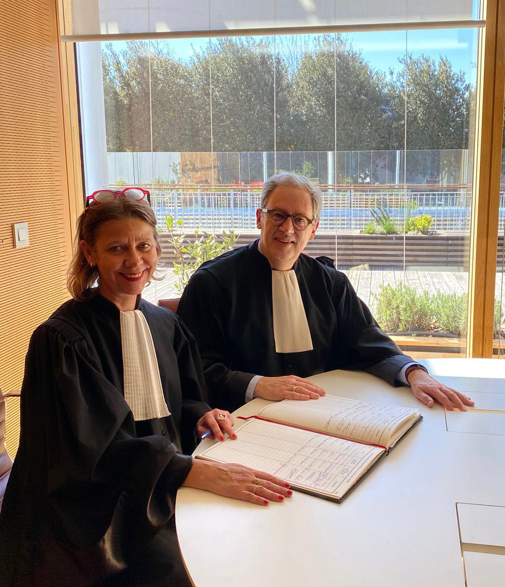 Ma_Jouanneau's tweet photo. Le registre de candidatures au #bâtonnat2024 est désormais signé. Avec @OlivierSaumon ns aurons à cœur de mettre notre énergie au service de nos confrères. Nous mettrons notamment un point d’honneur à lutter contre le harcèlement &amp; les discriminations au sein de notre profession https://t.co/oHuxz6RADm