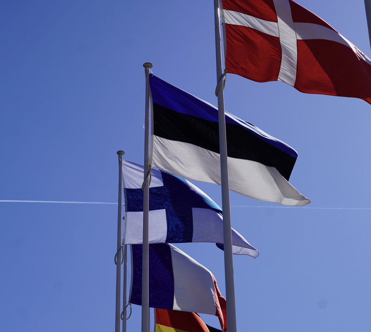 DanishMFA's tweet photo. 🇩🇰 FM @larsloekke: Thrilled to welcome #Finland as a member at @NATO #ForMin meeting. Witnessing the flag raising ceremony truly feels historic. Looking forward to welcoming #Sweden as soon as possible. Will make our NATO family stronger and safer. #WeAreNATO #StrongerTogether https://t.co/BVdNEpUeUR