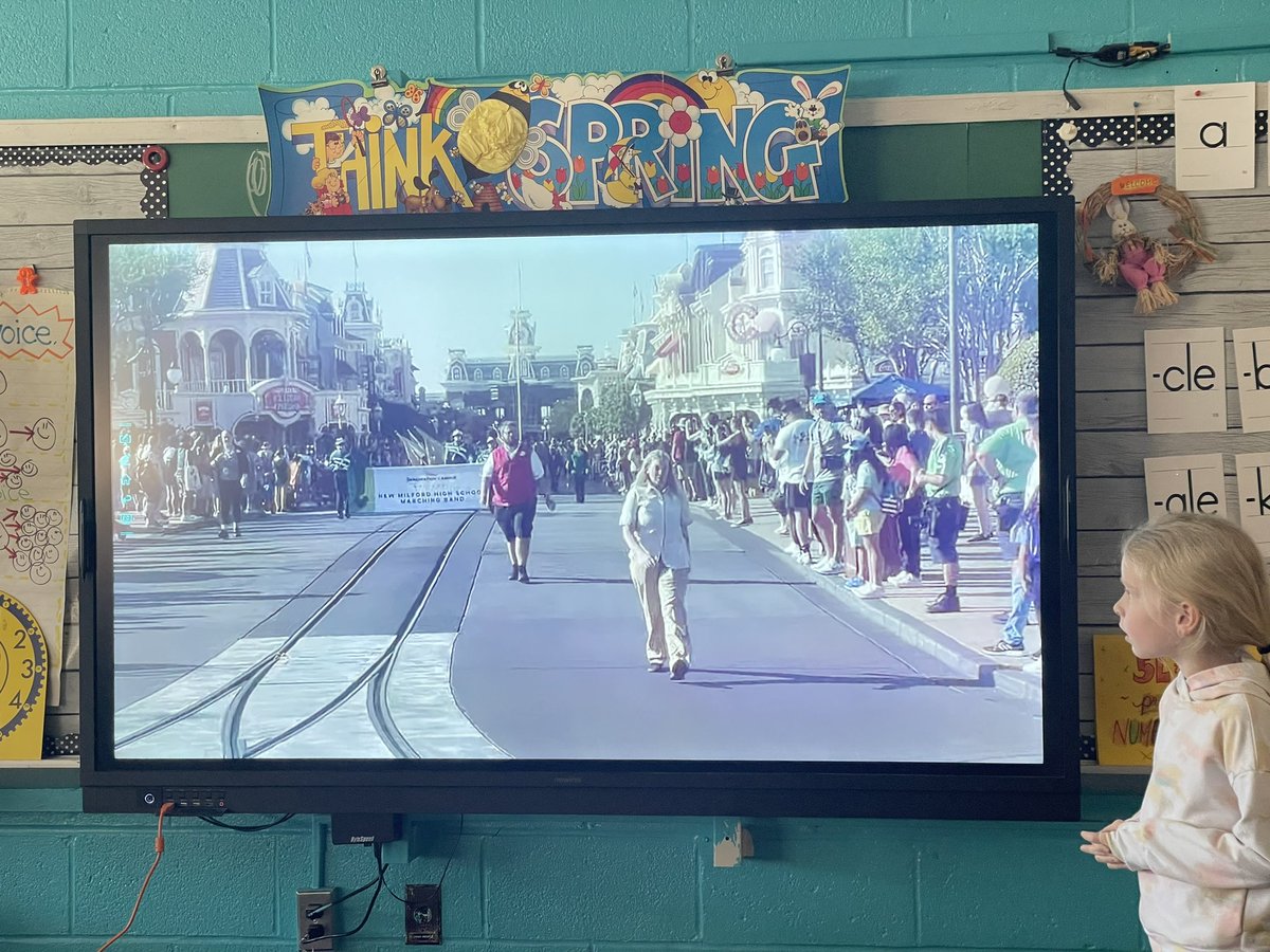 LabrosseKristy's tweet image. 2-L ❤️’d watching NMHS marching down Main Street in Disney! A few more years and some of my 2nd graders may be there! #NMUKNIGHT @NMGibbs_NJ @NMSchools_NJ