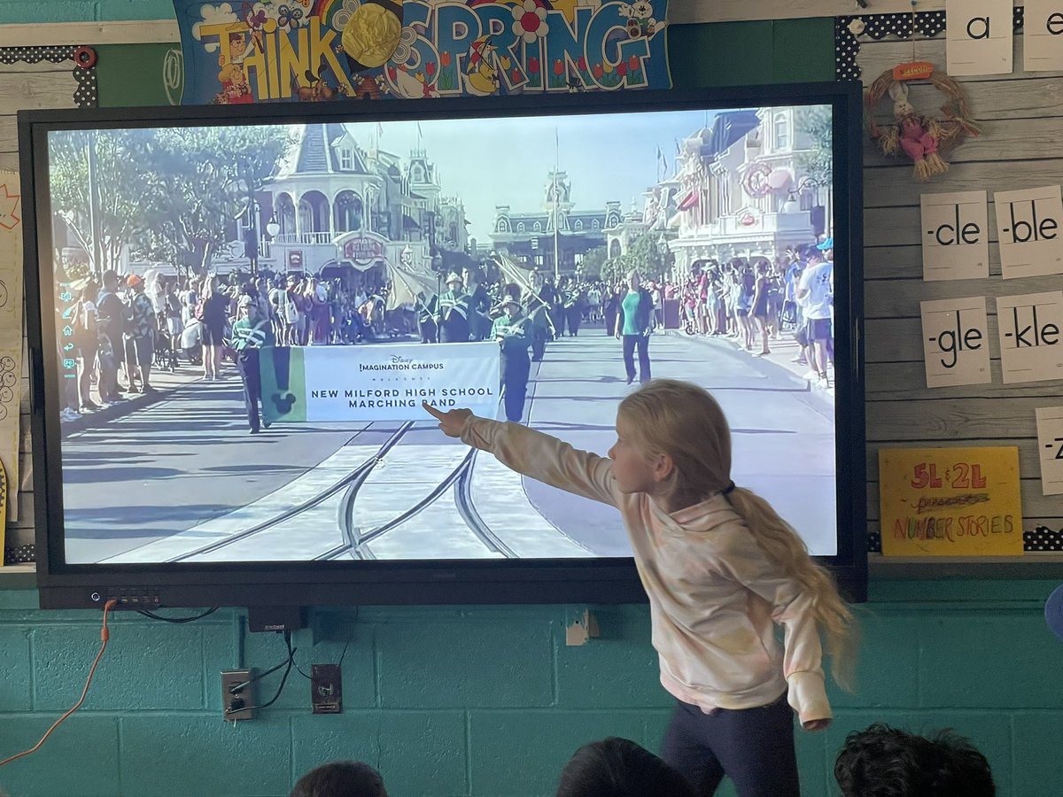 LabrosseKristy's tweet image. 2-L ❤️’d watching NMHS marching down Main Street in Disney! A few more years and some of my 2nd graders may be there! #NMUKNIGHT @NMGibbs_NJ @NMSchools_NJ
