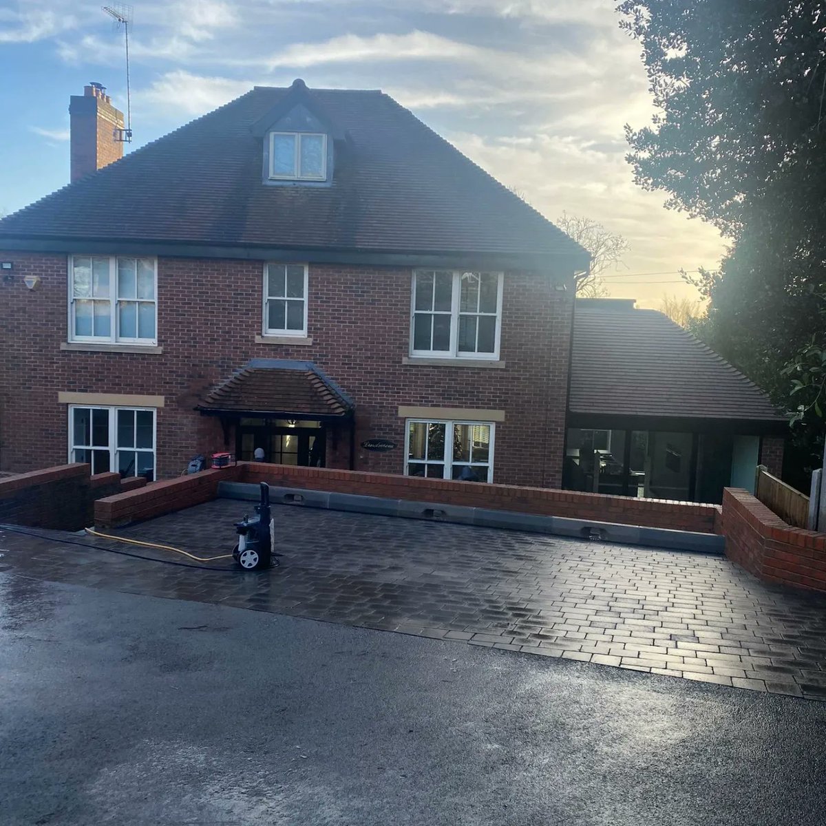 CrowngateBuild's tweet image. Works progressing towards completion at our Kenilworth project

#basementextension #kitchenisland #renovationproject #crowngateconstruction