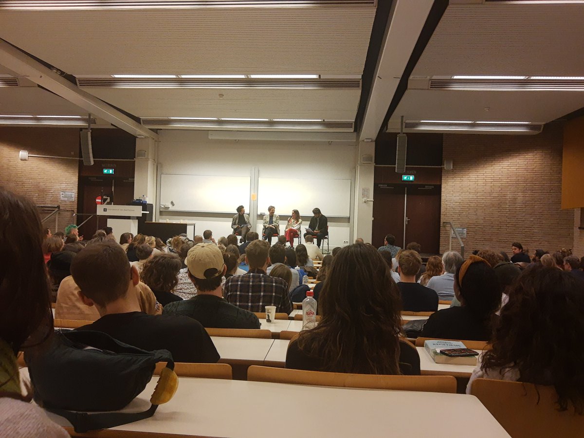Terug naar de studiebanken van Oudemanshuispoort voor een interessante sessie met <a href="/GeorgeMonbiot/">George Monbiot</a> en @prins_hannah van <a href="/NLRebellion/">Extinction Rebellion Nederland</a>. Gemodereerd door oa @CodyHochstenB  
#systemchange #ClimateCrisis