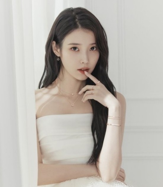 taebokkiii's tweet photo. People Pt.2 (feat. IU)
04/07. 1PM KST 🔔 https://t.co/4vcCUTz0Gd