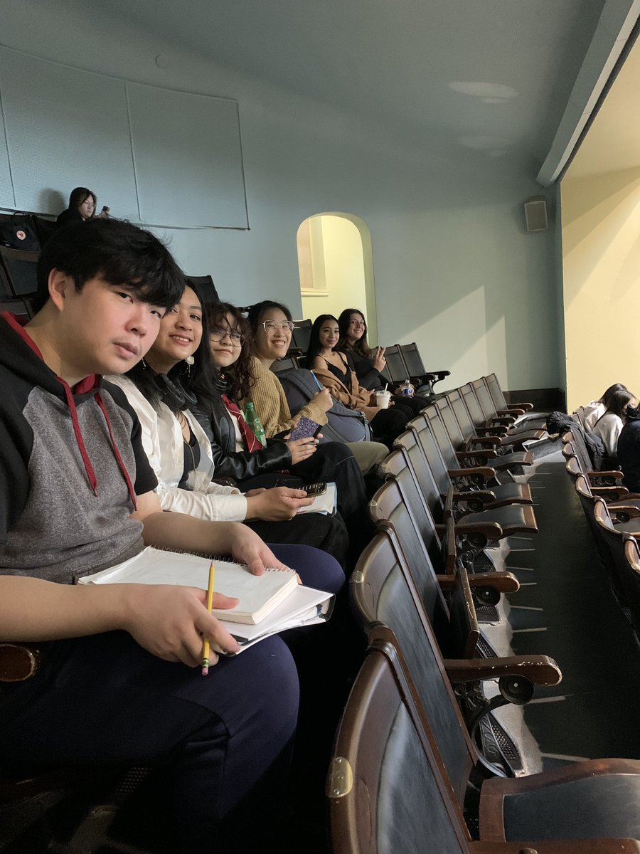 First year Psychology @UofT for @OLQWCA @CWS_OLQWCA #appsych students today. Exciting to be at #convocationHall for this lecture on psychological disorders and the relationship between mental and physical health.