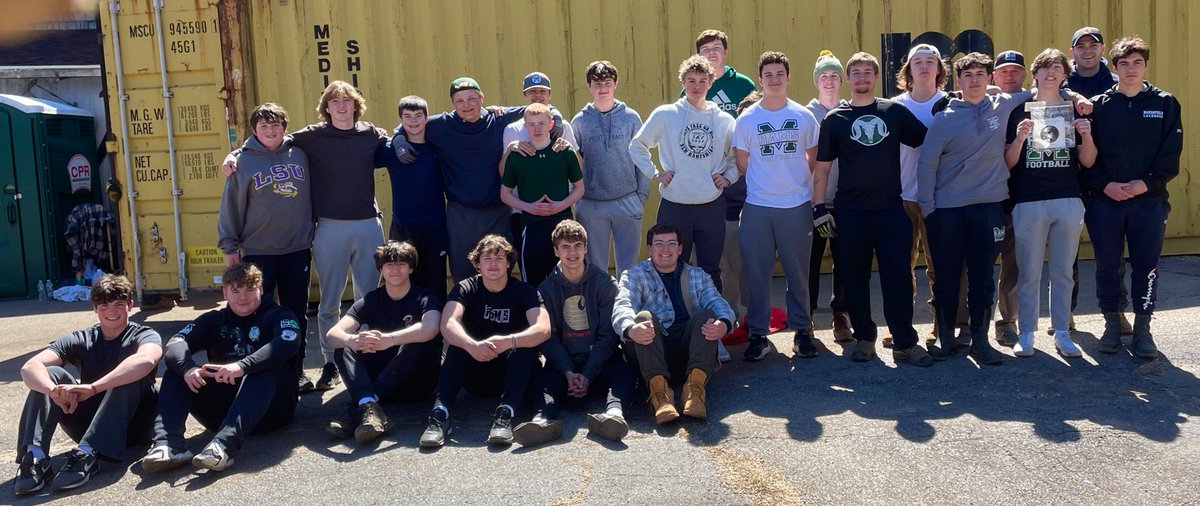 MarshfieldRams's tweet photo. The group of Ram football players who donated their time to help out one of the best causes around @MagicalMoonOrg  
Check out their mission and how great they are https://t.co/HhKrVpmm9b https://t.co/Mz0zSef5G9
