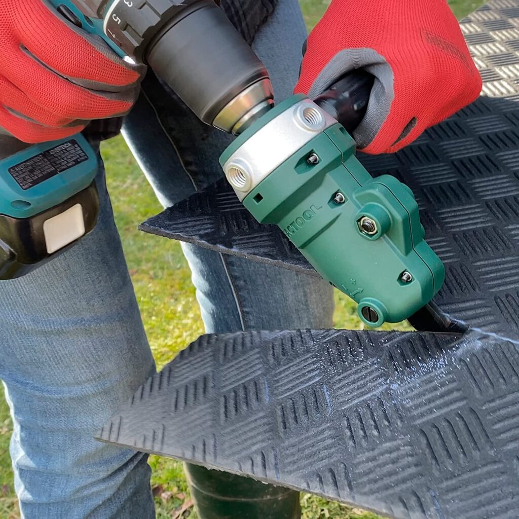 PacToolIntl's tweet photo. Increase efficiency and keep the job site safe when you cut through metal and various other materials, thanks to our Sheet Metal Shears! 👏

Get yours today at the link in our bio. 

#PacTool #sheetmetal #snappershear https://t.co/uE5DsZSUxW