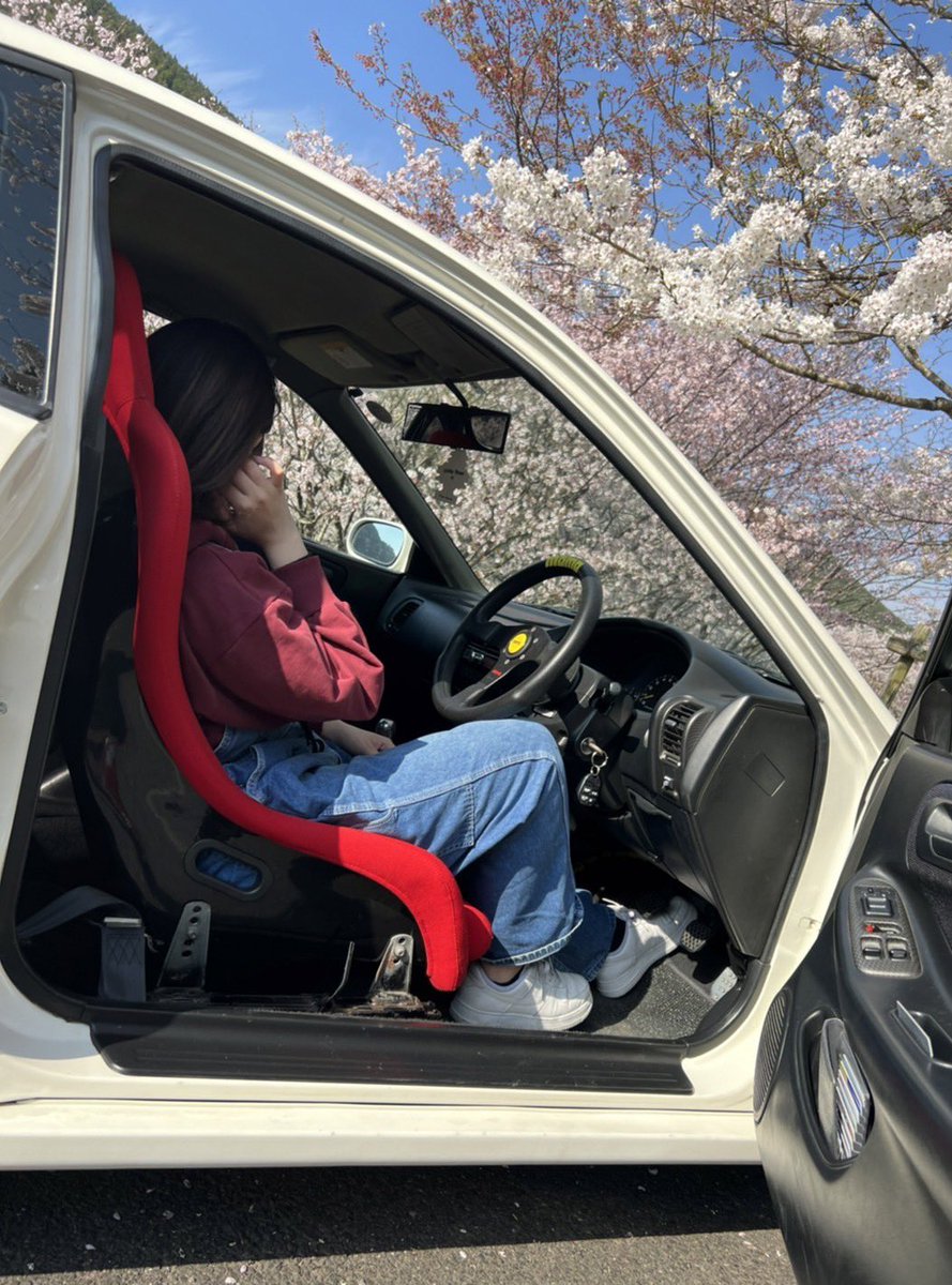 nasubi319's tweet photo. インテでお花見行ってきました🌸*⋆🍃
#車好き女子と繋がりたい
#DC2 #インテグラ #インテグラ乗り女子
#桜と愛車���ォトコン #桜と愛車と自分 https://t.co/1EsokM0agc