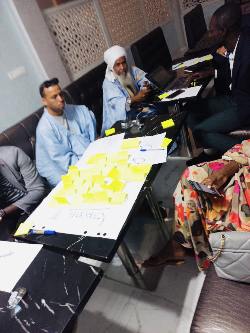 Retour en image des travaux de groupes presidés par l’#AccLab sur la gestion des déchets en Mauritanie en utilisant les méthodes du Lab: l’#intelligencecollective, le #sensmaking et le #futurthinking
#UNDPAcceleratorLabs 
#PNUDMauritanie