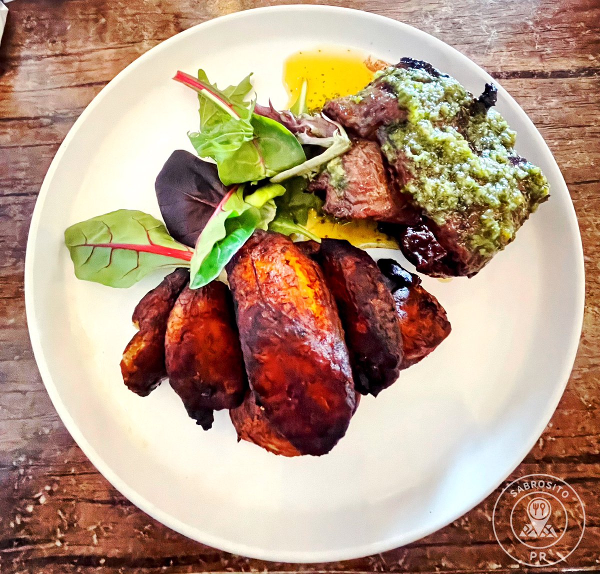 sabrosito_pr's tweet photo. 🍽️: Churrasco bañado en chimichurri con amarillos #💯Sabrosito
#sabrositopr #foodphoto #food #foodporn #foodlover #foodphotograpy #puertoricanlovefood #delicious #foodblogger #instafood #yummy #iliketotakepicturesofmyfood #foodie #foodlust #foodgod #lovefood #recommendedfood https://t.co/SRyhUCE1rL