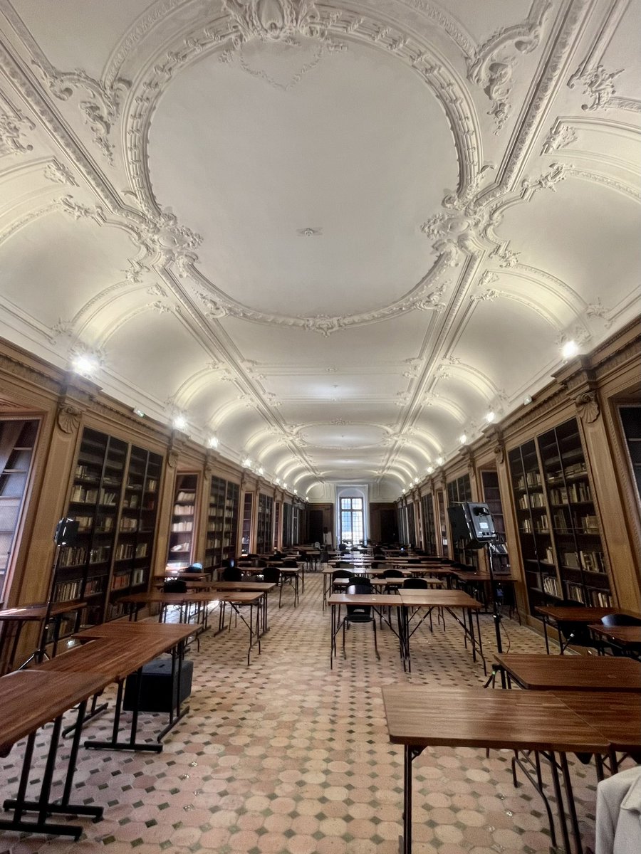 sylvaindelouvee's tweet photo. Tournage pour France Télévision et l’INA dans une magnifique salle du Lycée Henri IV : une prof d’un lycée de Nanterre, un expert de @UnivRennes_2 et un échange très intéressant et agréable autour du #complotisme Hâte de visionner le résultat ! https://t.co/PB3ZuZvtdi