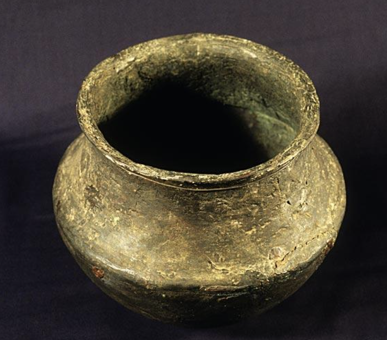 yajnadevam's tweet photo. These vessels look like they could be from your grandmother's house but are actually from Indus valley. A cultural continuum uninterrupted for 5000+ yrs https://t.co/Q8ETFu960Z