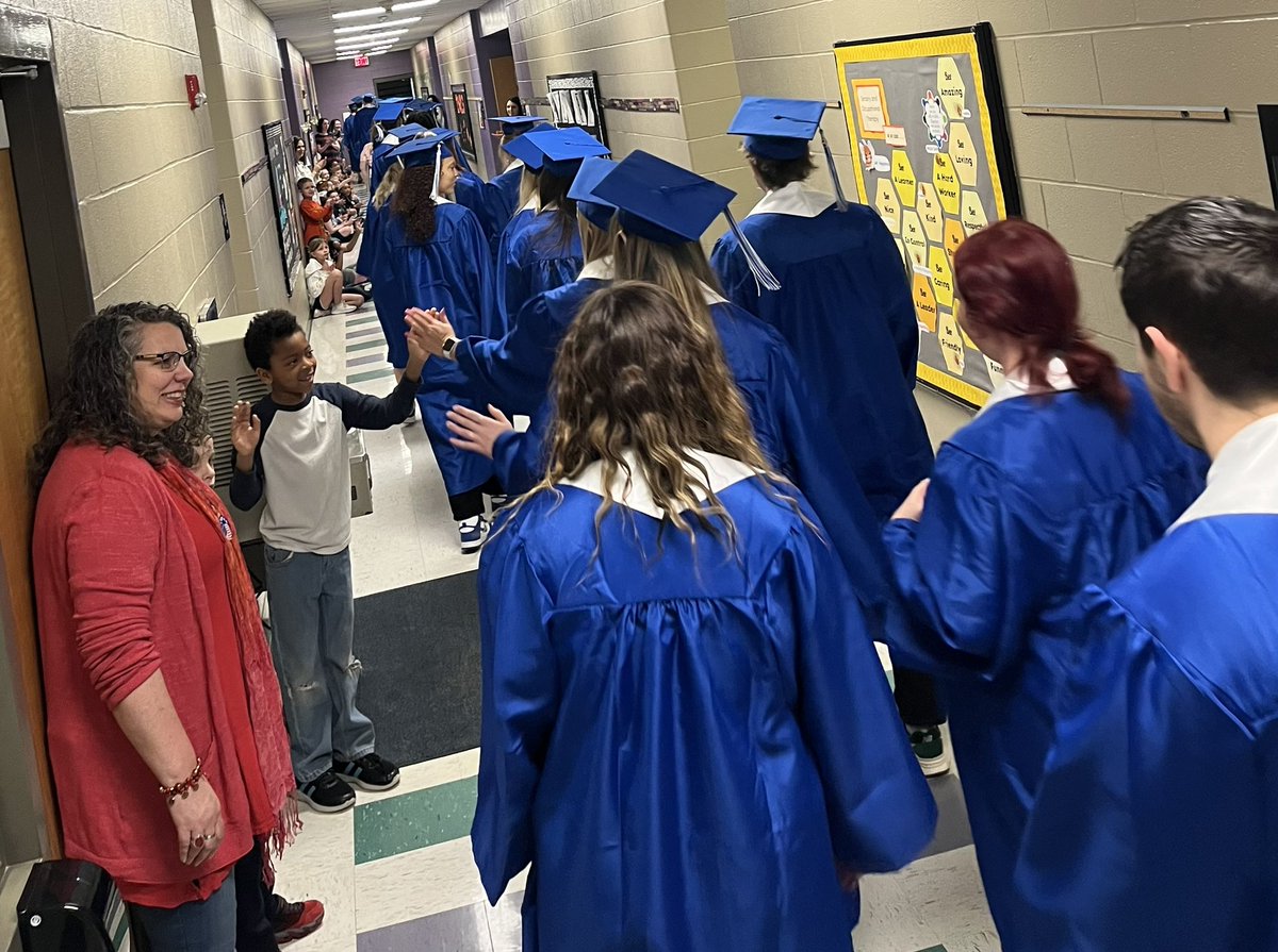 Lillian Schumacher Elementary 🦈 tweet media
