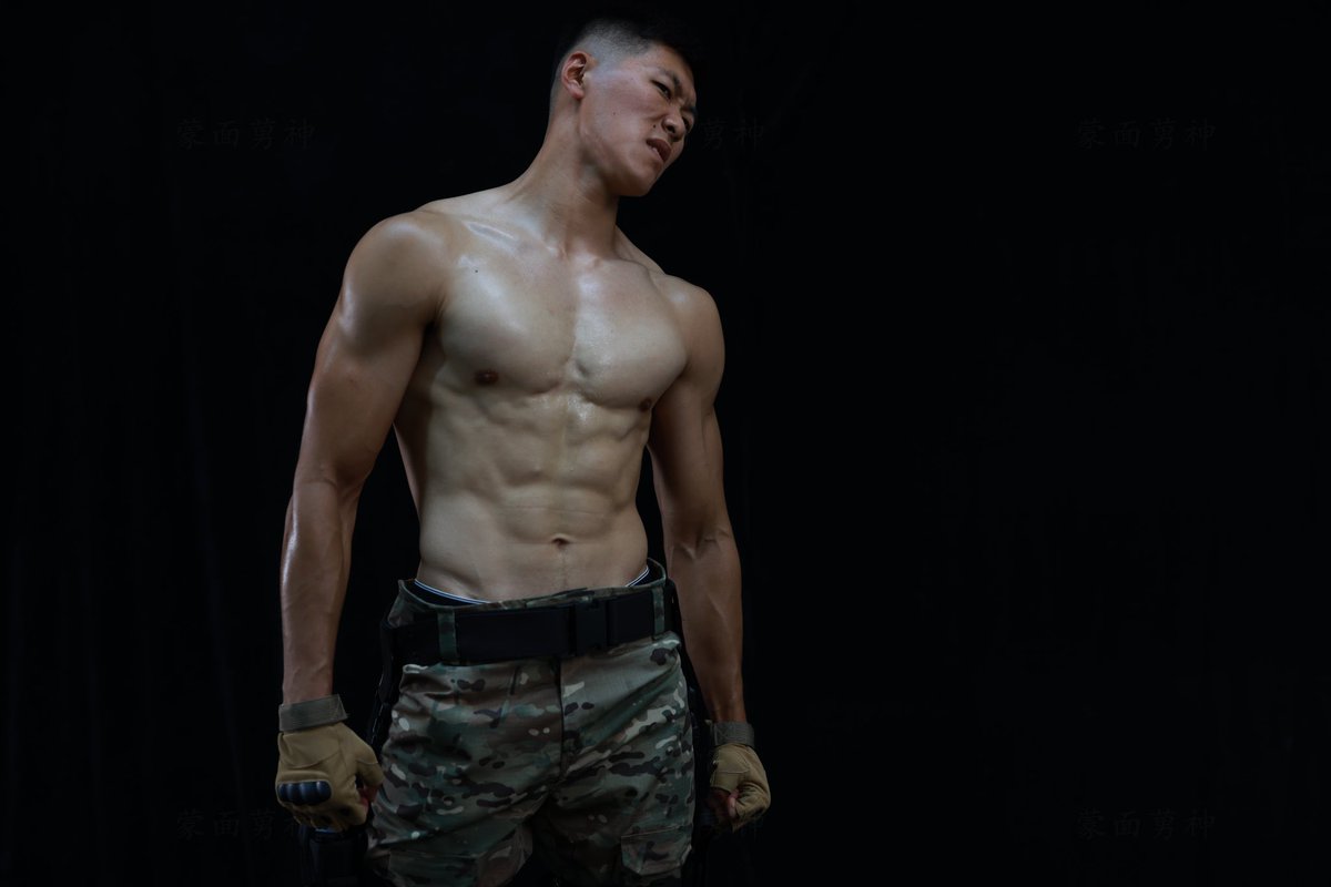 蒙面莮神 tweet media