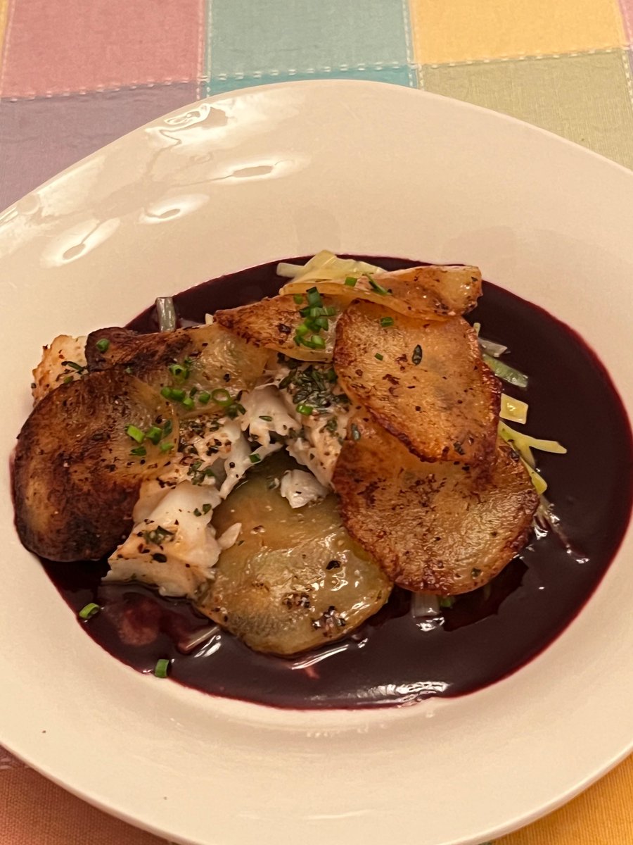 itsdaboys's tweet photo. Last night I made one of the best dishes ever. Potato wrapped sea bass with Tempranillo sauce. Had to slap myself for this one.
#topchef #formerlife #gayswhocook #gaybears #polyamorous #foodandwine #neverenoughsauce https://t.co/1eomNoZDRH