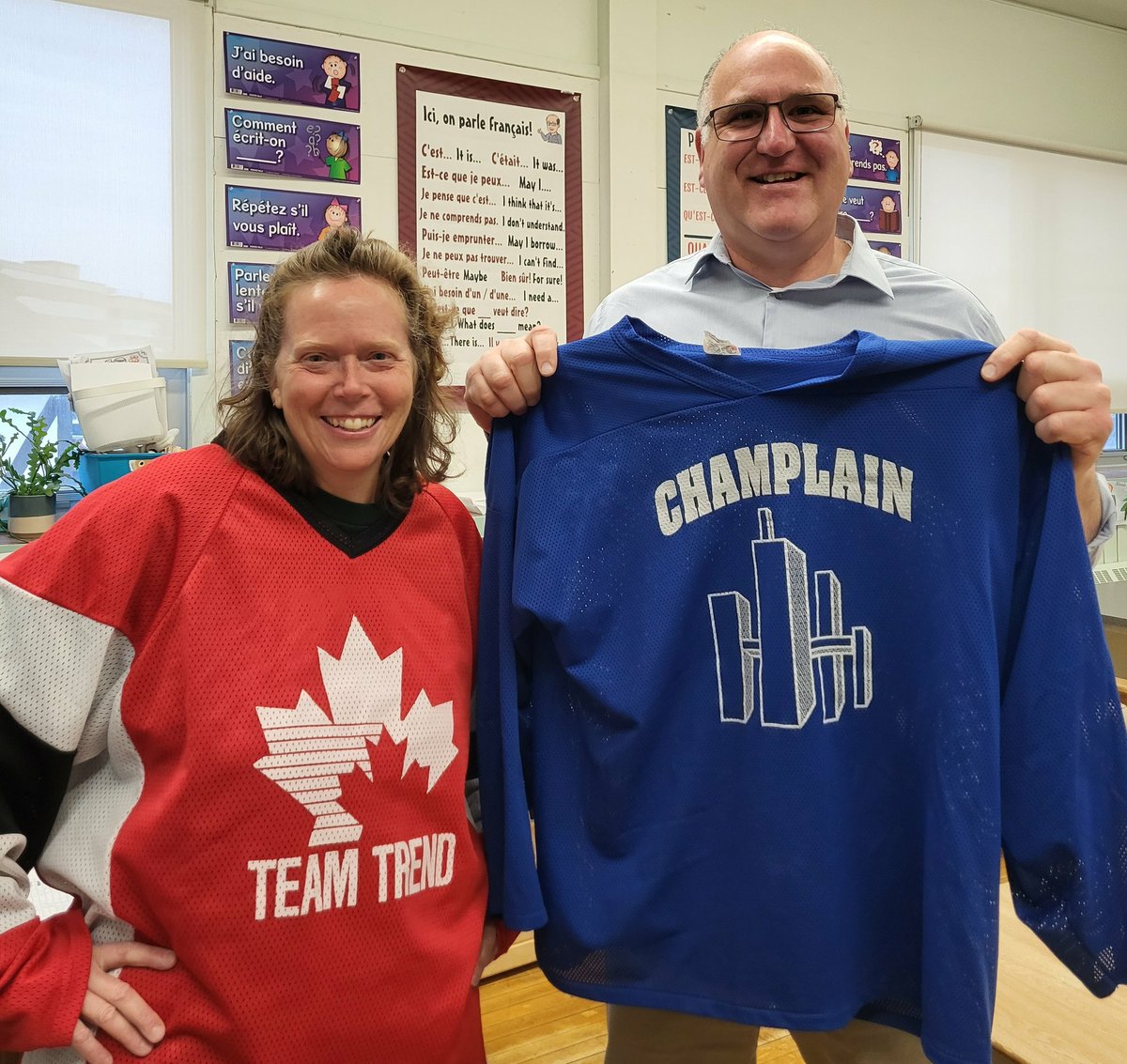 CathyW35's tweet photo. Oh @BruceEmmerton anytime you want to borrow my #TeamTrend jersey..just let me know...#TeamTrend #besthockeyteam #longestrunningalumniyearlygettogether #TrentDay @TrentAlumni @Traill_College @Michael_Eamon https://t.co/Y7LIQAVzBN