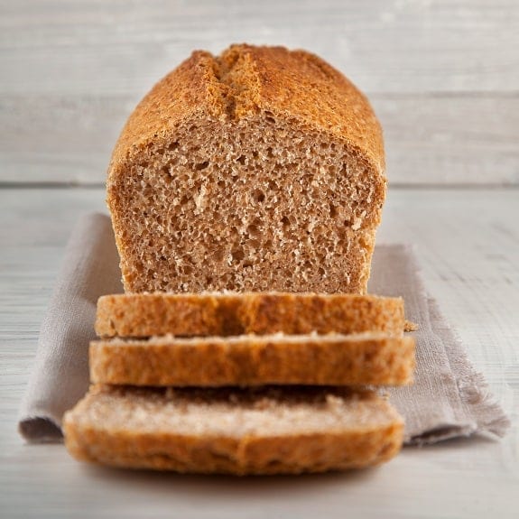 Slow Cooker Easy Brown Bread Recipe *** Slow cooker easy brown bread recipe. Brown bread cooked in a slow cooker. Very easy, healthy, and delicious recipe! Ready in 3 hours! foodie.cm/slowcooker/?sr…