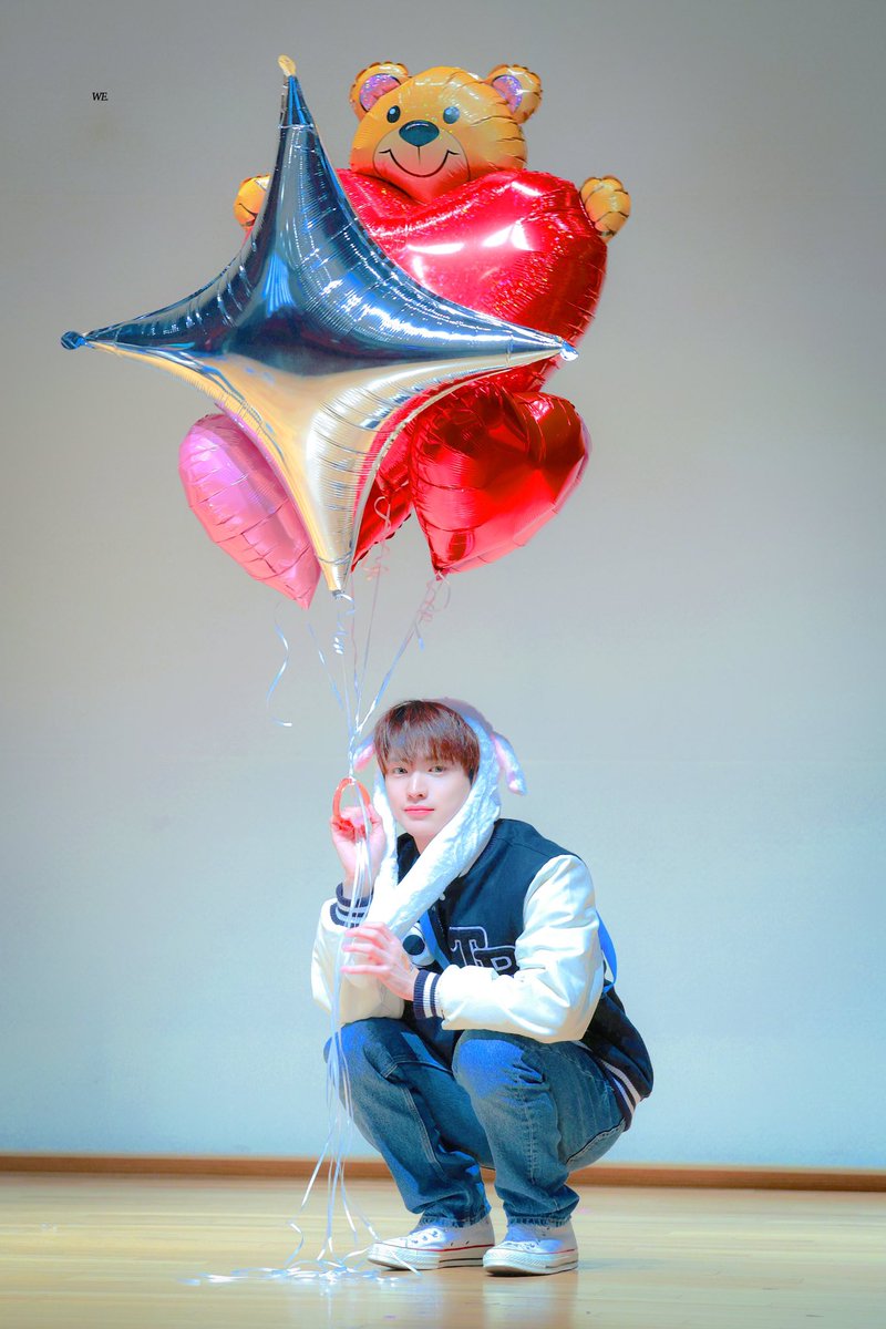WE0405_'s tweet photo. 𝑯����𝑷𝑷𝒀 𝑩𝑰𝑹𝑻𝑯𝑫𝑨𝒀 𝑻𝑶 𝑳𝑬𝑾 🐻

#TEMPEST #템페스트
 #LEW #의웅 
🩵곰돌아 생일추카해 🩵
#HAPPY_LEW_DAY
#오늘의웅세_루생일이라서뭐든지잘됨
#Spring_Sunshine_LEW_Day https://t.co/JPHWplZPQm