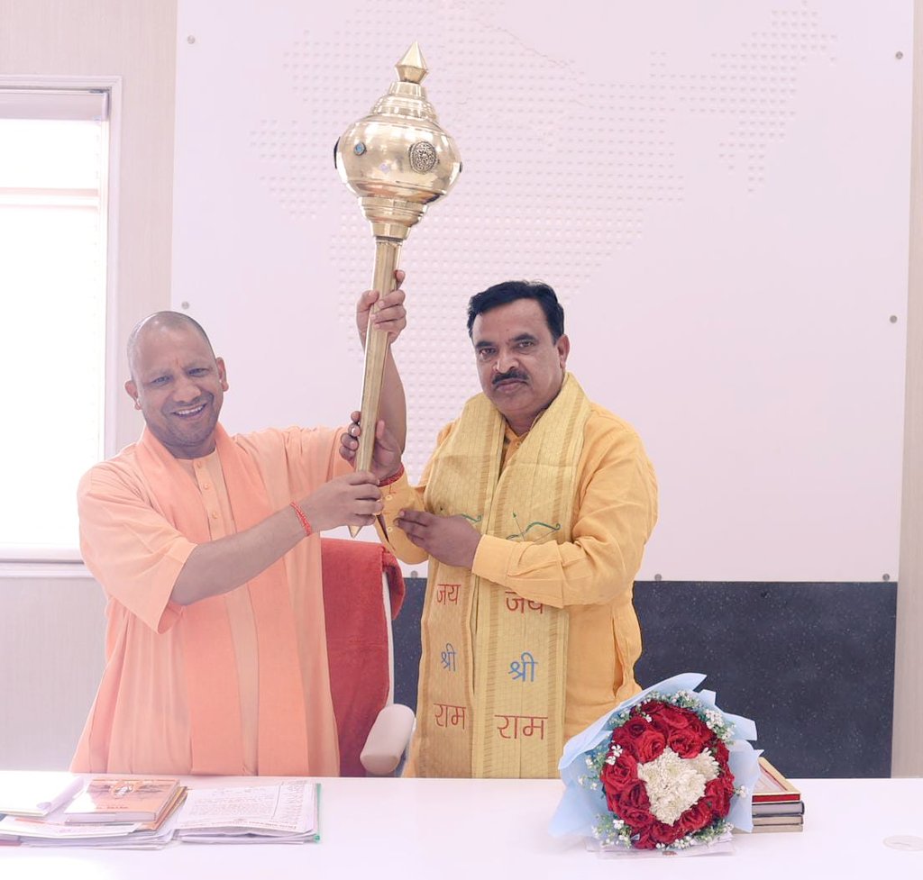 prakashpal_bjp's tweet photo. लखनऊ. देश के सर्वाधिक लोकप्रिय मुख्यमंत्री मा. श्री योगी आदित्यनाथ जी से मुख्यमंत्री आवास पर शिष्टाचार भेंटकर उनका आशीर्वाद एवं मार्गदर्शन प्राप्त किया।

@Bhupendraupbjp @idharampalsingh https://t.co/glFoQictbI