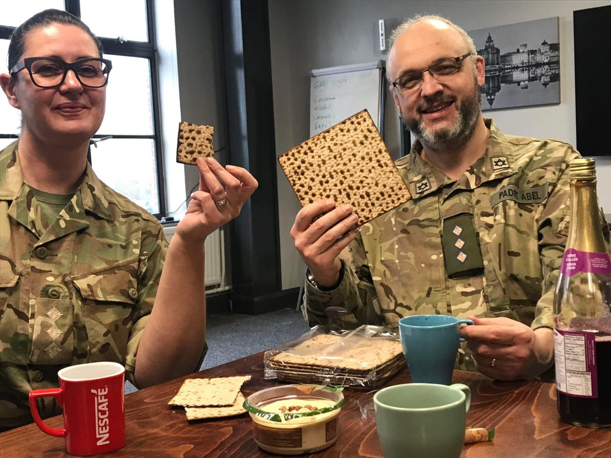 Soldiers <a href="/208FdHosp/">208 Field Hospital</a> enjoyed a Seder Meal with Padre Ariel last week as they learned about the Seder ceremony in the lead up to #passover which starts tomorrow. Matzah wafers, Kosher wine and Passover houmous were enjoyed by all as part of the experience.

<a href="/HMAFJC/">HM Armed Forces Jewish Community ✡️ 🕎 🇬🇧</a>