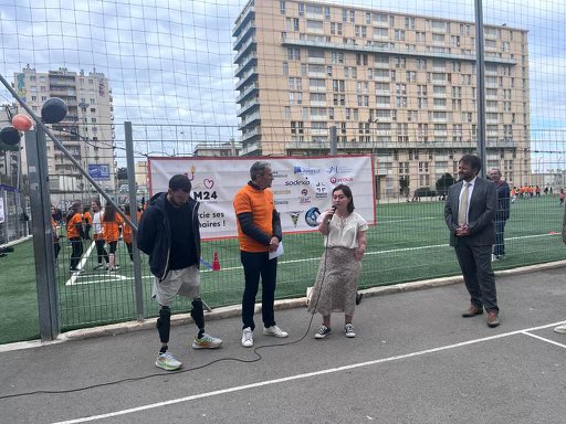 PhilippeBlua's tweet photo. Fier que l’@HopitalEuropeen soit partenaire de M24 sport santé, qui promeut le sport auprès des élèves. Et fier de participer à leur événement avec notre championne Clara Mattei qui brille en paranatation comme en qualité des soins. https://t.co/EOijNIzg34