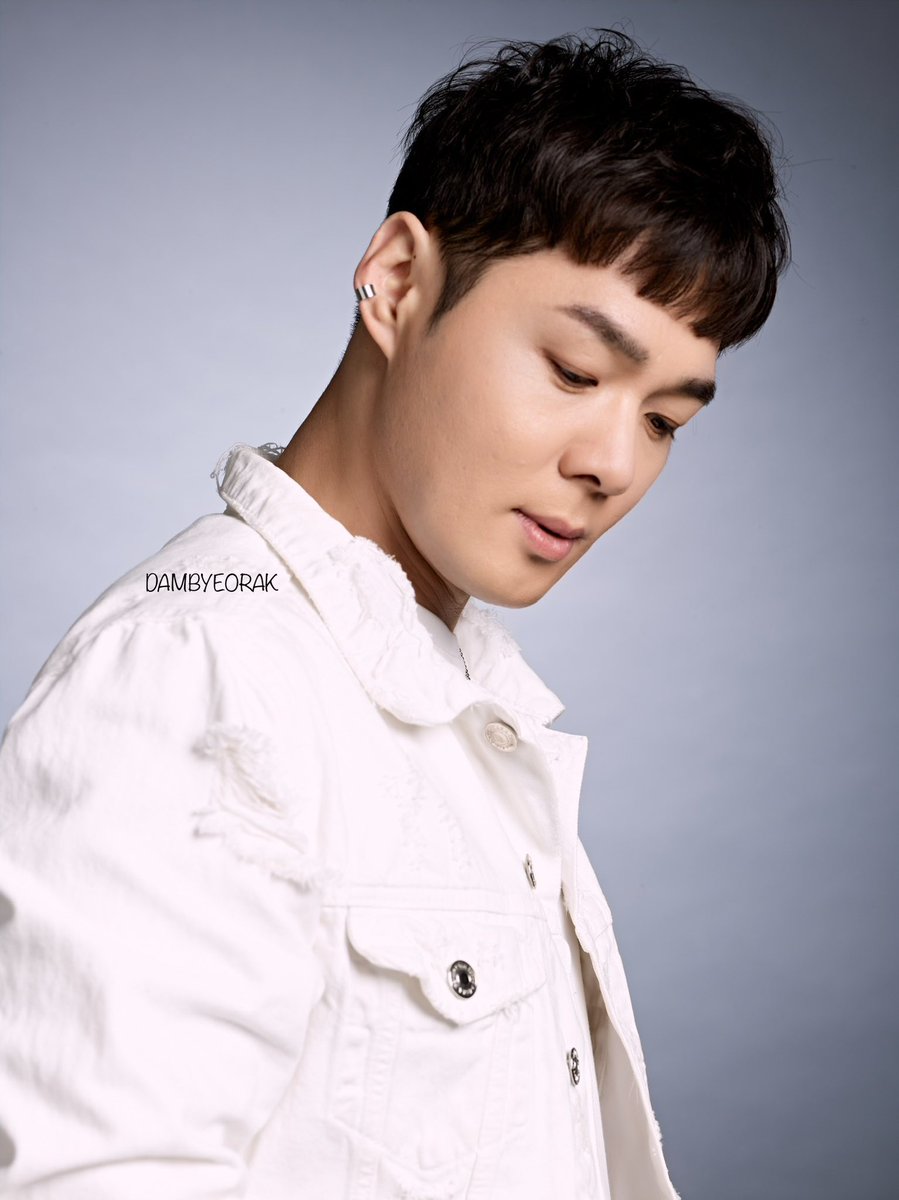 DAMBYEORAK's tweet photo. Happy Birthday to 이준혁 배우님🎂

오늘 2023년 4월 5일, 배우님의 42번째 생일입니다.

항상 무대에서 관객들에게 희노애락을 선물하는 배우님, 오늘 하루만은 오로지 배우님을 위한 행복한 하루가 되길 바랍니다.

빨리 무대에서 멋진 연기와 노래를 볼 수 있길 바랍니다.😄 https://t.co/pCxyLgFVk1
