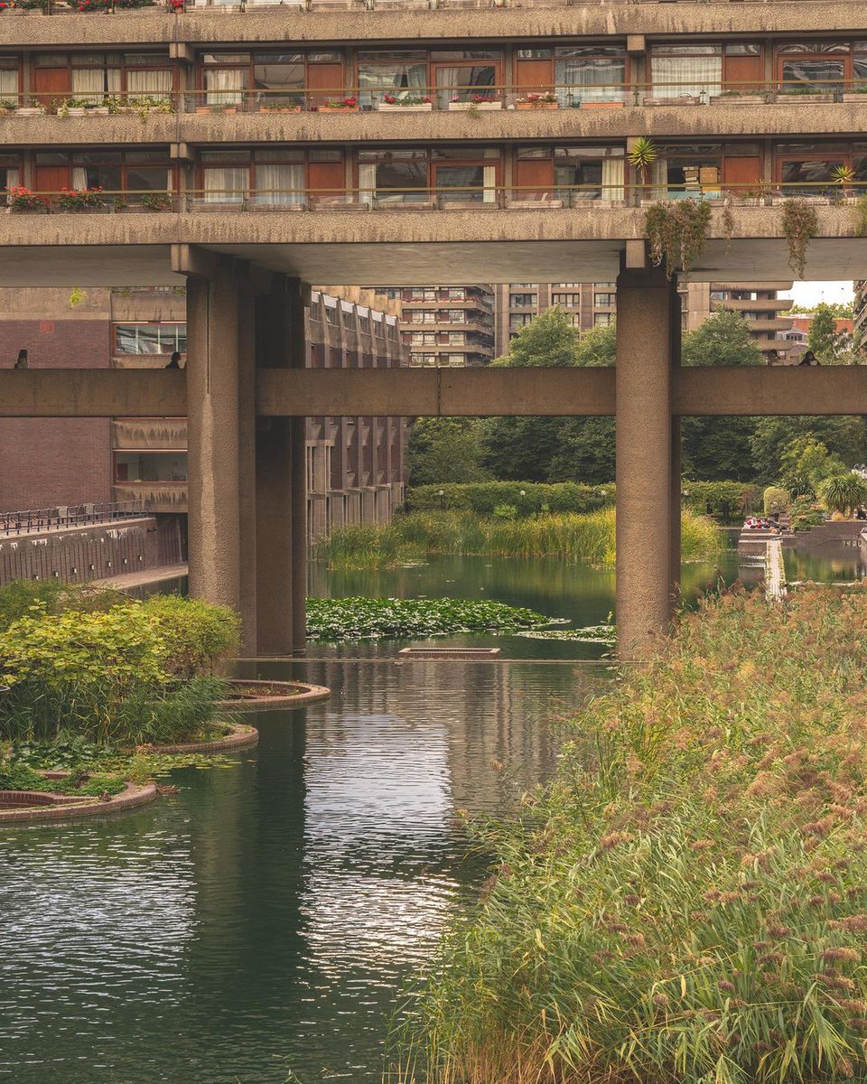 The Barbican (Chamberlain, Powell and Bon, 1976), London 🇬🇧
bit.ly/39OURDd #architecture