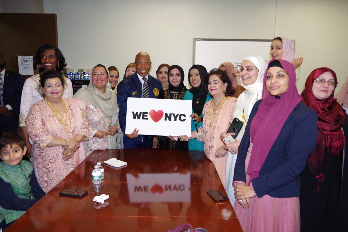 fsaba14's tweet photo. Interfaith Iftar Dinner at Al-Khoei Foundation. As the first Paki-female/muslim/ Prof. at  Brooklyn College, I am extremely fortunate to have this group of dedicated city officials under the leadership of @NYCMayor to ensure  diversity and inclusion in NYC. 
 #We❤️NYC https://t.co/ldtCDaEbkK