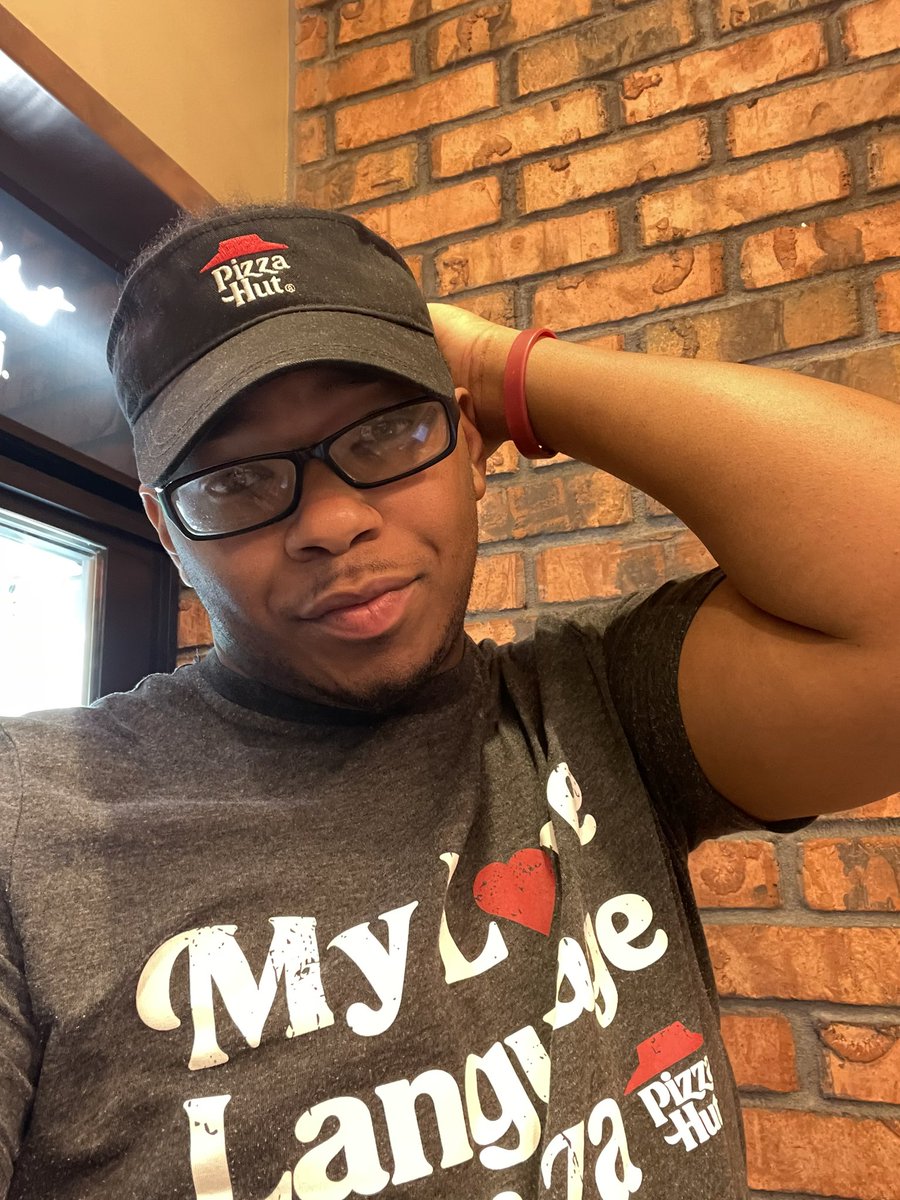OneDafine's tweet photo. I can be yo Fav delivery driver ❤️ I’m thick in the waist and takin up space😘 https://t.co/oVnu0nNLVm