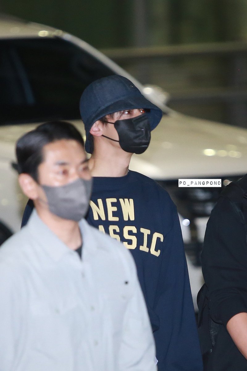pd_pangpond's tweet photo. Welcome Cha Eunwoo to Thailand 💜

@offclASTRO 
#CHAEUNWOO #ชาอึนอู  #차은우
#Welcome_CHAEUNWOOtoThailand
#estColaBorntobeAwesome
#estColaxCHAEUNWOO https://t.co/5v0HEuzFRc