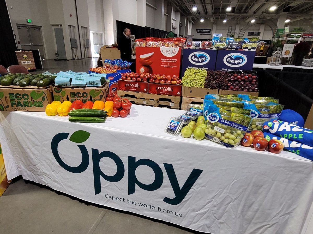 OppyProduce's tweet photo. Did you see the Oppy people #TeamOppy at the AFS Food Show in Salt Lake City? Way to represent team! ๐ฅ๐๐ฅ๐ #Oppyproduce #AFSfoodshow
L to R photo 1: Business Development Representative Omar De Los Santos and Senior Sales Representative Kori Martin. https://t.co/Qi2gR5Ox9c