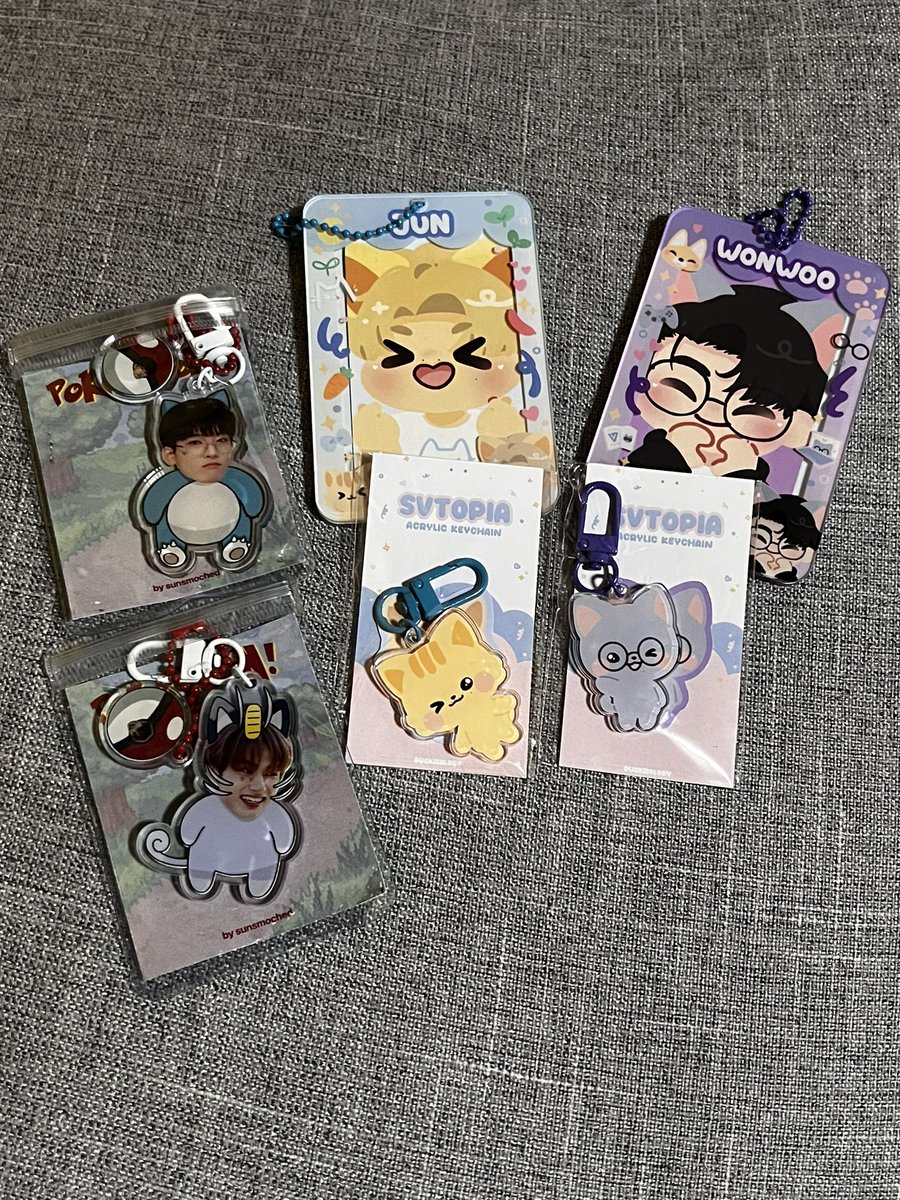 pipai2therescue's tweet photo. The goods have arrived! Thank you @districtgoldph @Jeonghanology @sunsmoched !!! They are adorable! #WonHui 😻😻 https://t.co/iM0H6ToG8O