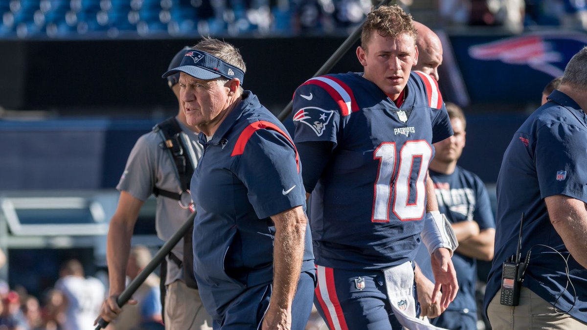 NFL_DovKleiman's tweet image. 𝗕𝗥𝗘𝗔𝗞𝗜𝗡𝗚: The #Patriots have shopped QB Mac Jones to multiple teams in the 2023 offseason, a source tells Mike Florio.