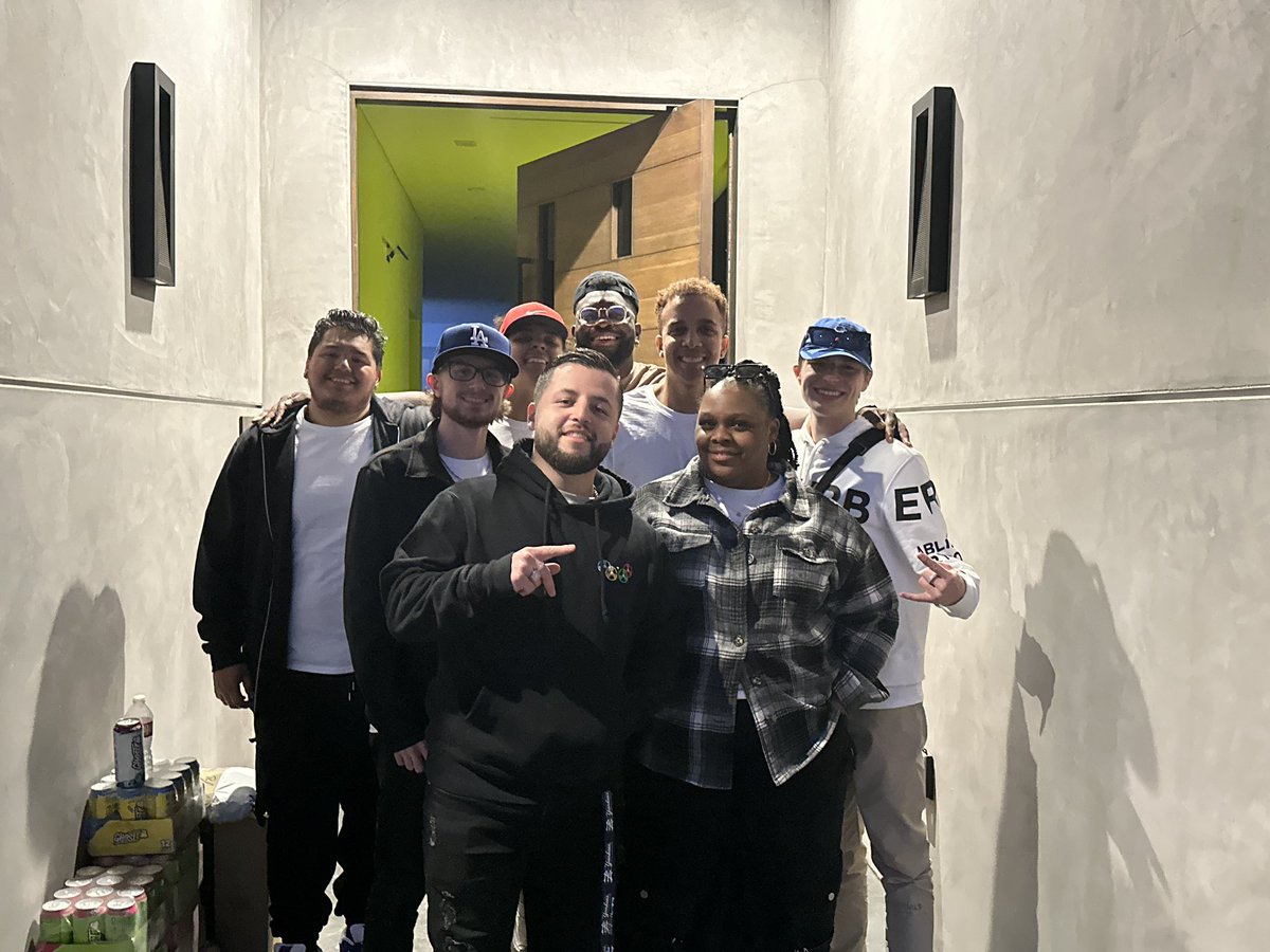 cccaarrllooss22's tweet image. Thank you @Swagg for bringing us all together and taking care of us! It was a fun weekend, nothing but respect and love for you bro🙏🏼💙 #modsquad