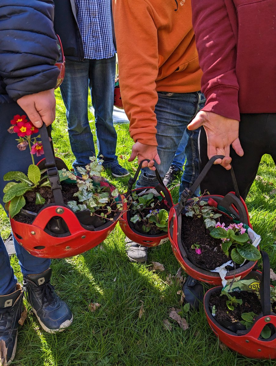 Another brilliant WACKY day! We've all come together to help re-use our old gear for some colourful, and interesting hanging flower baskets!