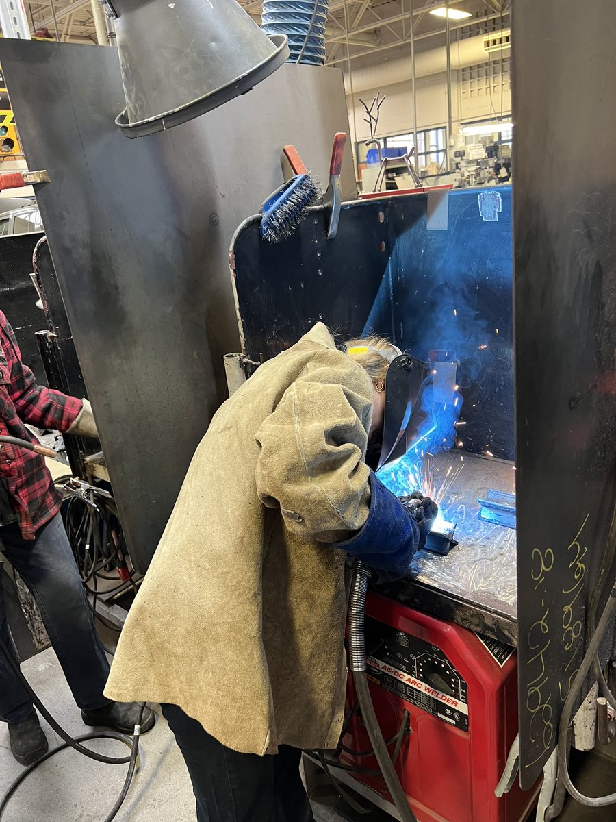 <a href="/HPCDSB/">Huron-Perth CDSB</a>  is hosting a ‘women in skilled trades’ event with FEMALE mentors from the <a href="/TechnicalTrain6/">Technical Training Group</a>! Students from <a href="/StMikesCSS/">St. Michael C.S.S.</a> &amp; <a href="/stannescss/">St. Anne's CSS</a> explore hands on manufacturing sessions, &amp; this afternoon have employer tours of manufacturing facilities. #taketech #OYAP <a href="/diggerflan/">Mark Flanagan</a>