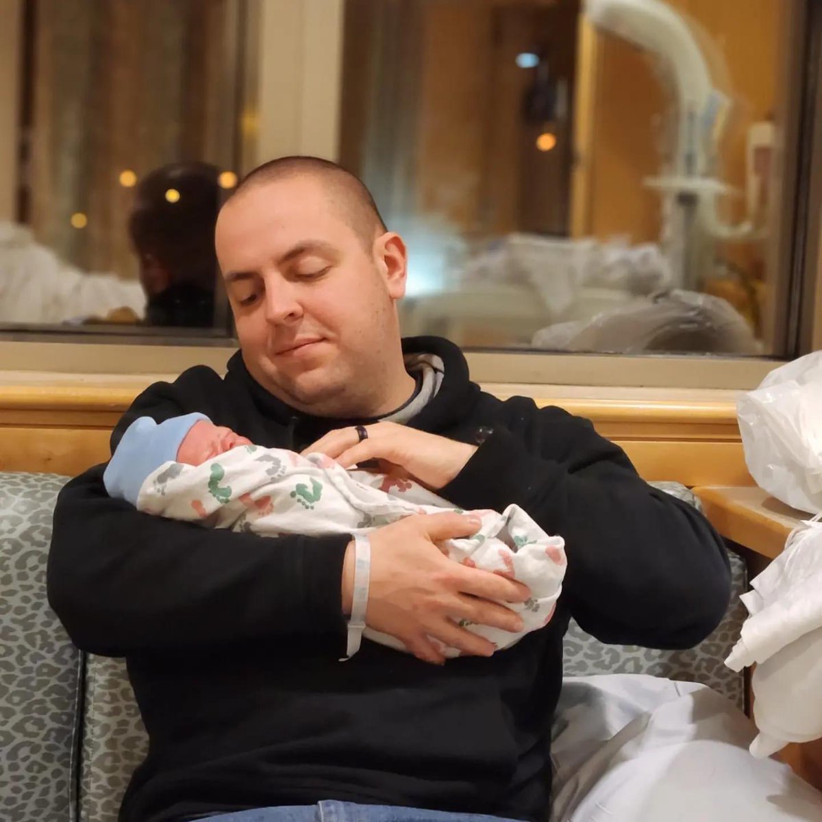 RossWestViewEMS's tweet photo. Congratulations to Ross West View EMSA Paramedics Glenn “Shrek” and Kayla Pritchard on the birth of there beautiful baby boy, Craig David. Mom, Pops and Craig are all doing well and expected home today. Welcome to the family Craig!!!! https://t.co/sw5lb1A2y3