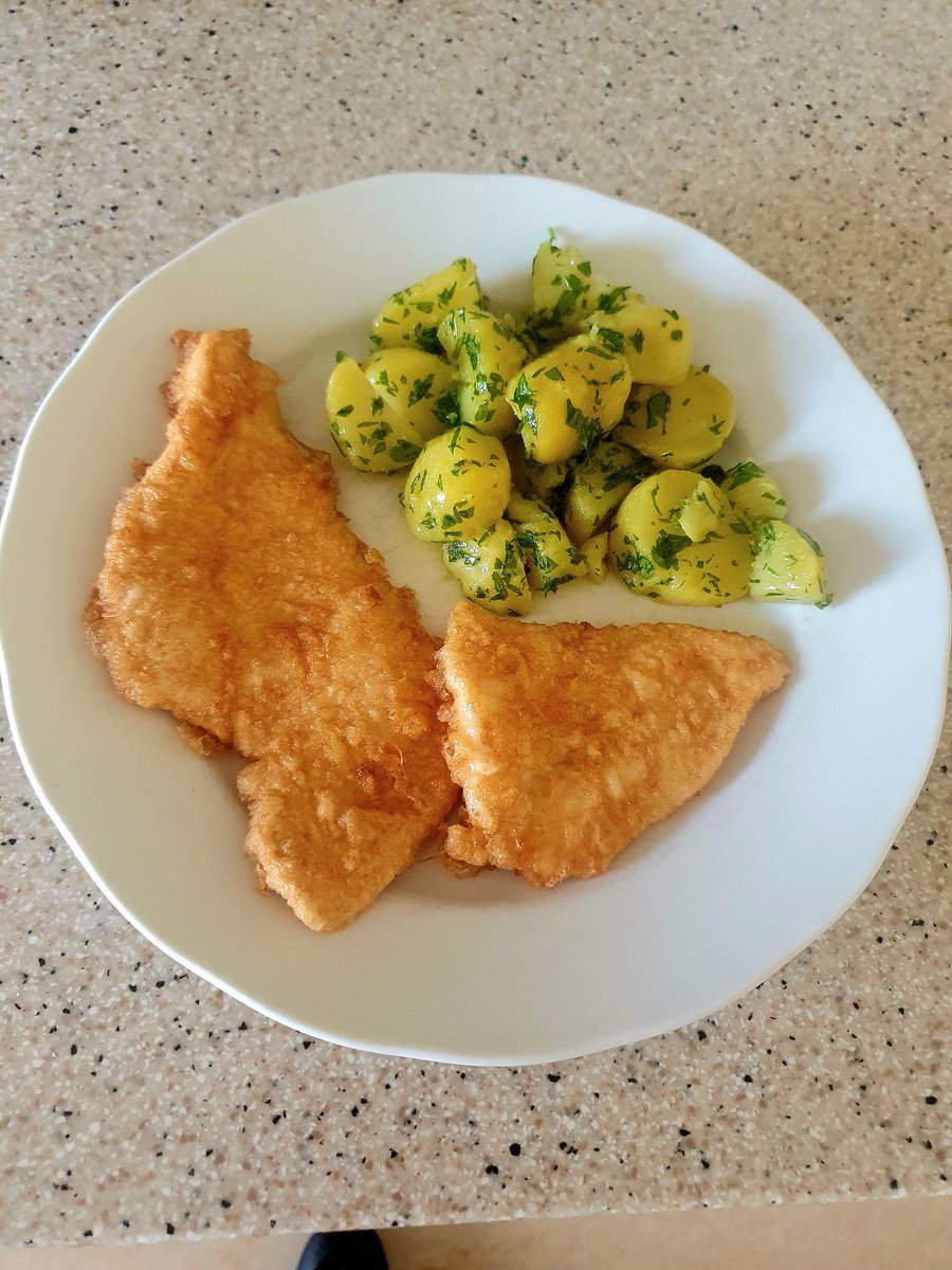 Minga 🦋 on Twitter: &amp;quot;Pariser Schnitzel mit Petersilerdäpfel. Danke, Oma 💚&amp;quot;