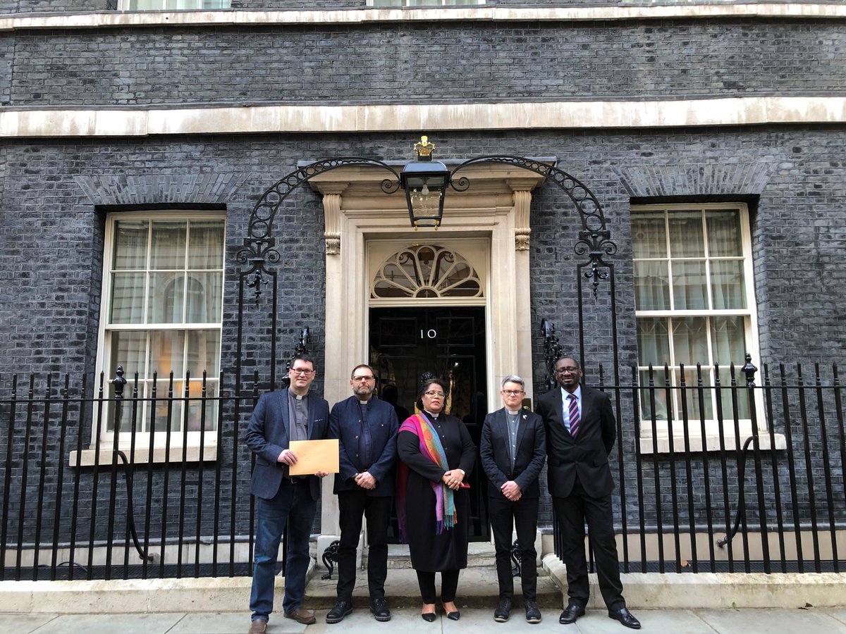 PublicIssues's tweet photo. We've been to Downing Street, to hand in a joint statement from over 1450 church leaders opposing the 'Illegal Migration Bill'! We're calling on the government to choose safe routes over cruelty and punishment. Find out more: https://t.co/b62f31MiLh
#TogetherWithRefugees 🧡 https://t.co/fQ7B20tvE2
