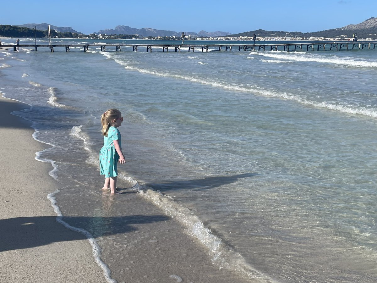 Rebecca Roberts-Gawen tweet media